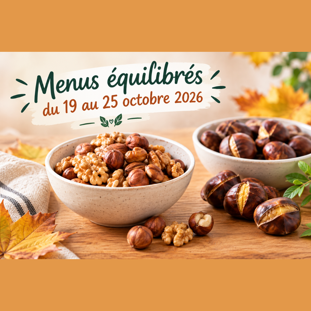 Bannière promotionnelle pour réseau social au format carré, titrée « Menus équilibrés du 19 au 25 octobre 2026 ». L'arrière-plan met en scène un décor automnal chaleureux avec des bols remplis de châtaignes grillées et de fruits à coque.